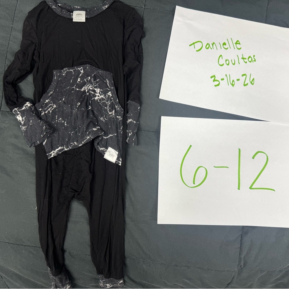 Black & Gray Marble Accent One-Piece Pajama